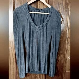 Banana Republic V Neck Stretch   Long Sleeve T Shirt XSMALL